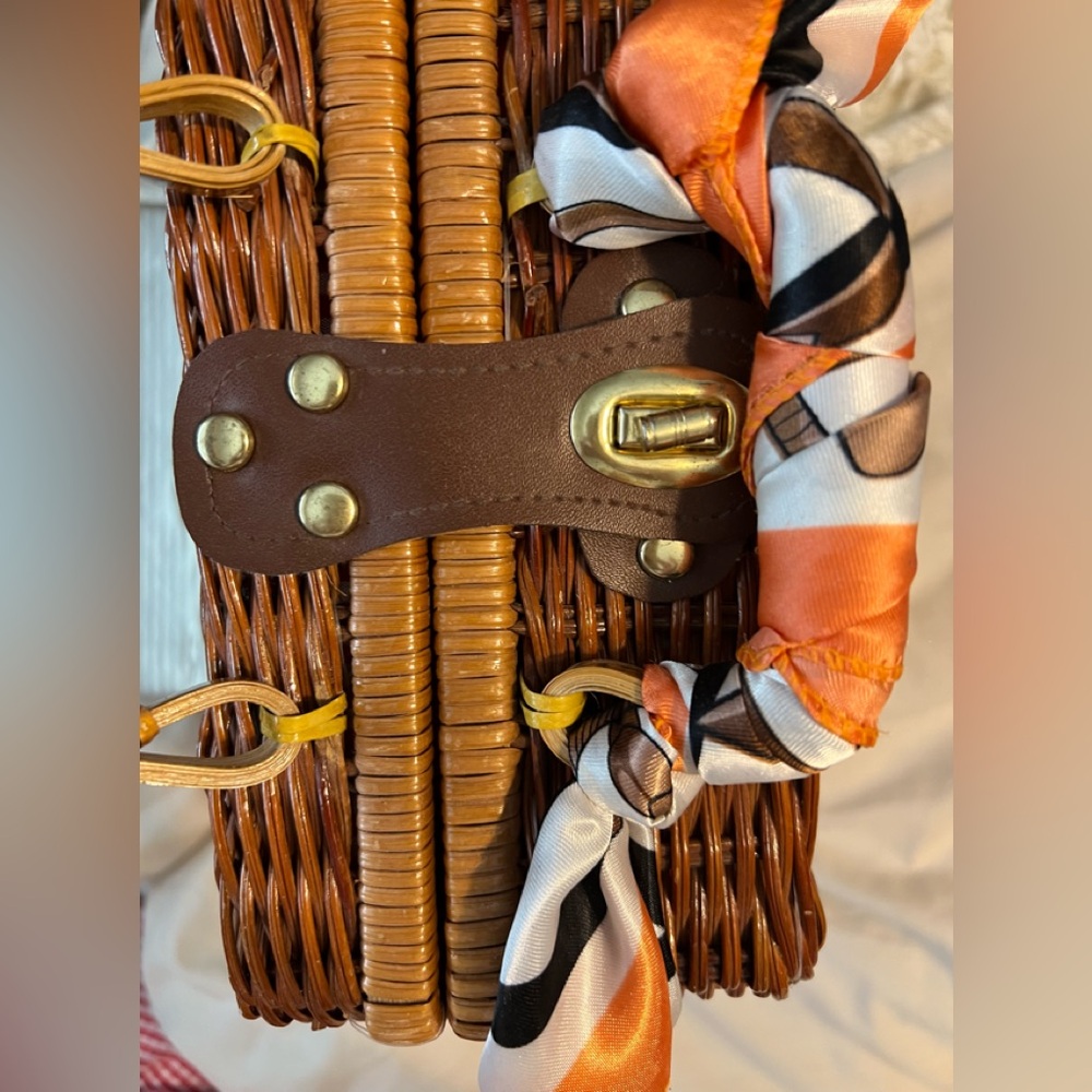 Handbag Woven Basket Featuring Added Stylish Scarf Accent. 2 Handle Turn Lock - Picture 3 of 5